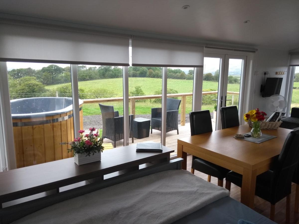 Cleeves Cabins Ailsa Luxury Lodge With Hot Tub Dalry  Luaran gambar