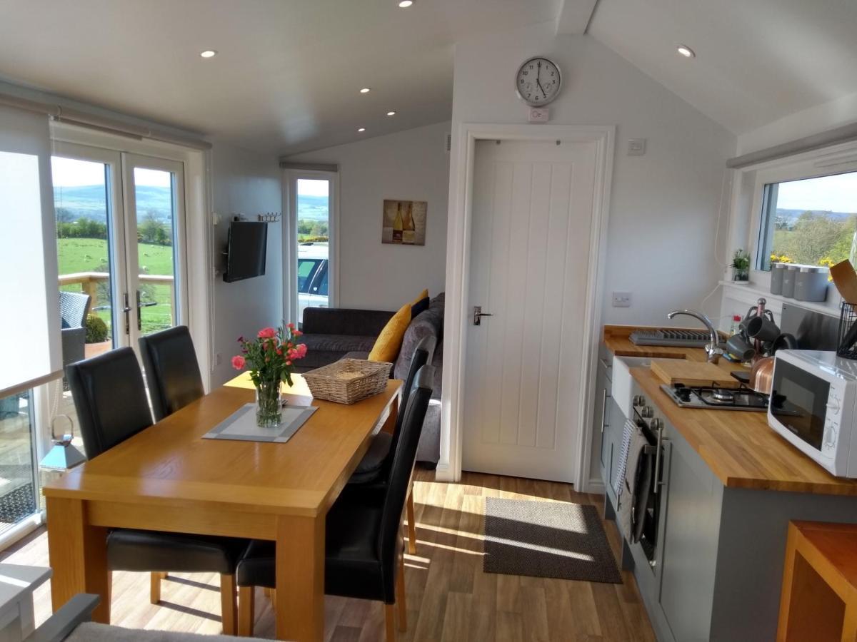 Cleeves Cabins Ailsa Luxury Lodge With Hot Tub Dalry  Luaran gambar