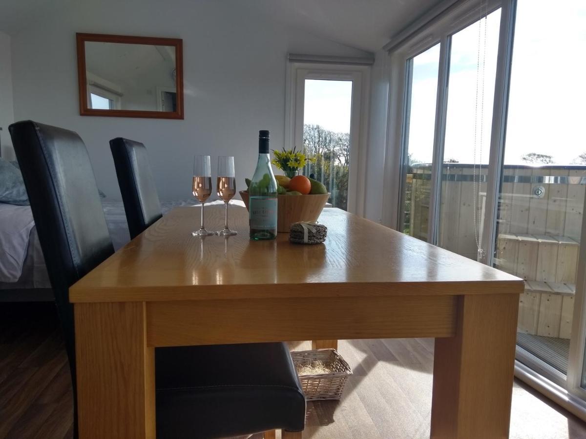 Cleeves Cabins Ailsa Luxury Lodge With Hot Tub Dalry  Luaran gambar